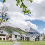Family Stay With Nearby Gondola Access