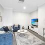 Bright 3-bed House With Garage Parking