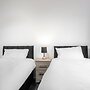 3-Bed Bolton - Hospital & Town
