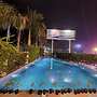 Highway Resort with Swimmingpool & Spa