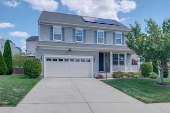 Easy Hwy Access to DC! Family Home w/ Deck & Yard