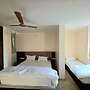 Wishotel Premier Maple Leaf
