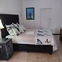 J & J Paradise Guesthouse