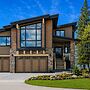 Sisu Lodge by Canmore Premier