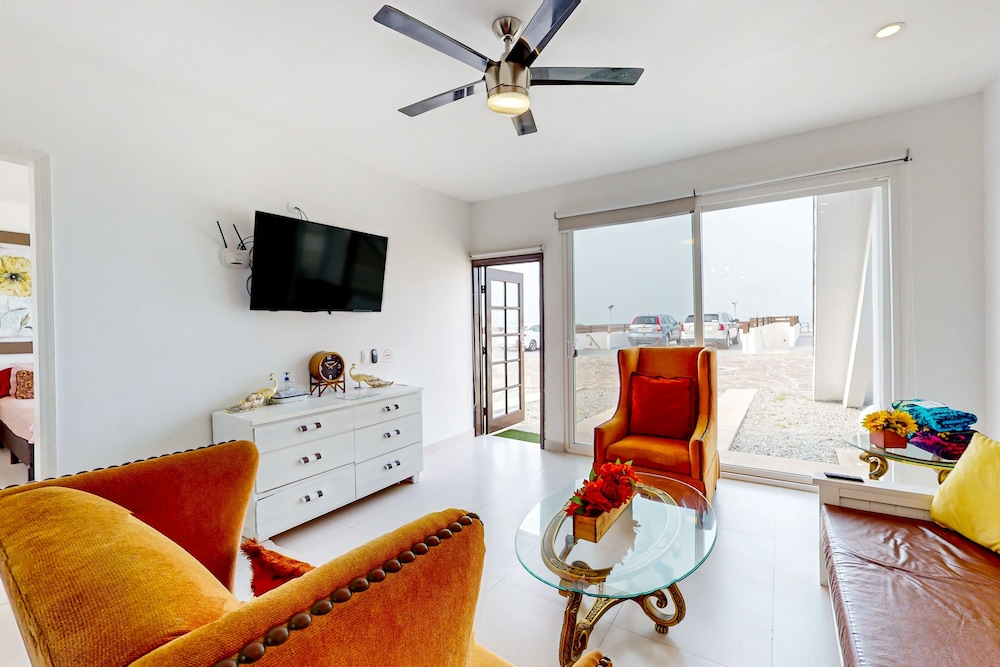 Dog-friendly Villa With Heated Outdoor Pool, Hot Tub, Streaming, Parti