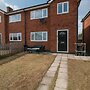 Grand 5BR Retreat in Beeston Sleeps 12