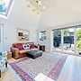 House Sleeps 5 With Garden and Parking