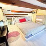 Ostrica Apartment