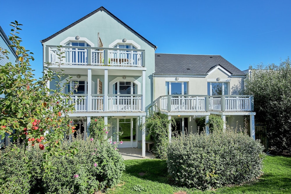 Courseulles Coastal Apartment for 4