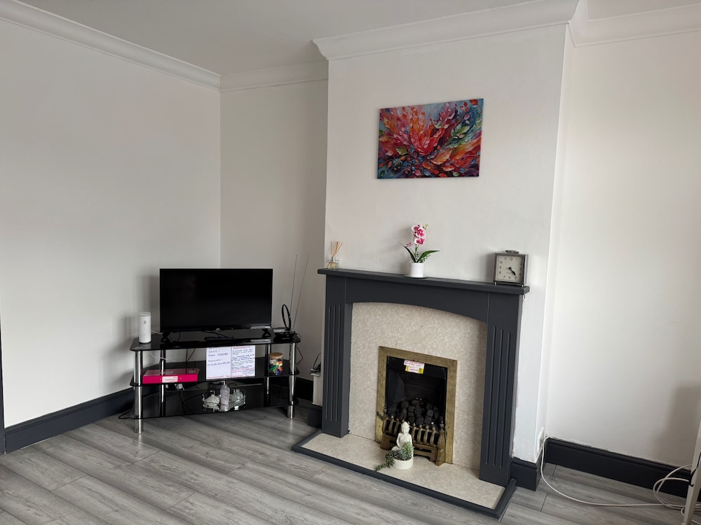 Southampton - House - Sleeps 6 - Near Airport