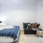 Modern Studio l King Bed & Work Corner