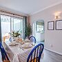 Lovely 2 Bed Home With Free Parking and Garden