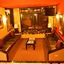 Hotel Holiday Suites