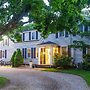 The Platinum Pebble Boutique Inn - Adults Only