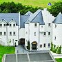Glenskirlie House & Castle