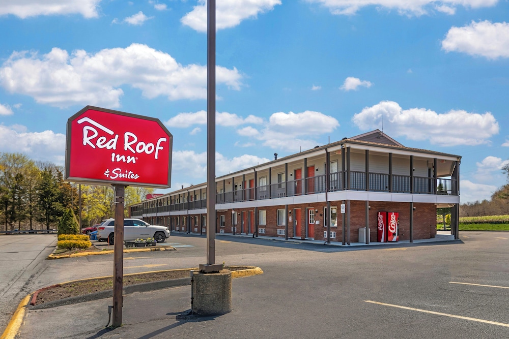 Red Roof Inn & Suites Swansea