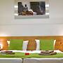 B&B Outlet Hotel – Metzingen – Bad Urach - Free Parking