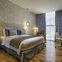 The Avenue Hotel