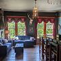 The Oliver House - Adults Only