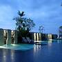 Sunee Grand Hotel
