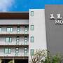 Merry Season Motel