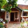 Ascot Inn