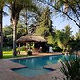 Six Valk Avenue Guest House