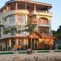 Mandalay Kandawgyi Inn