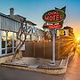 Oval Motel