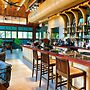 J Park Hotel