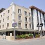 Ugur Hotel