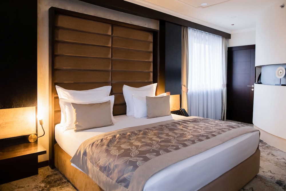 Malak Regency Hotel