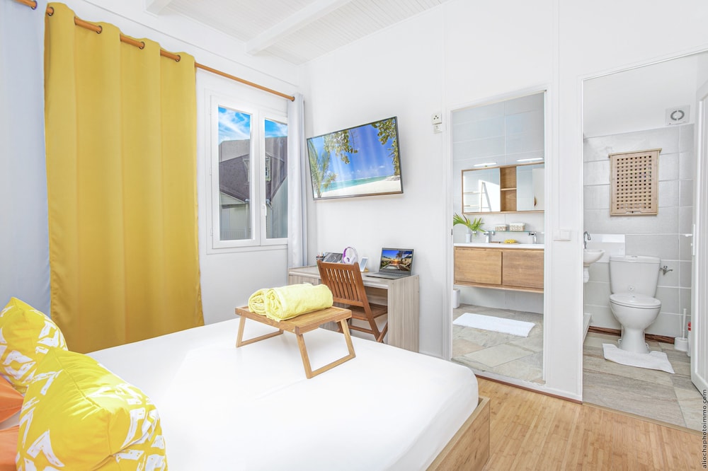 Foyal Suites
