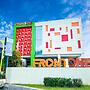 Front One Hotel Purwodadi