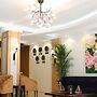 Queen Margarette Hotel - Downtown