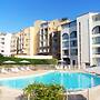Résidence avec Piscine face au port 200m plage