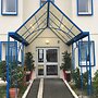 Alpha Hotel