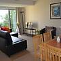 MetroStays - Riverside Apartment