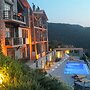 Azanias Chalet