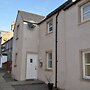 4 Varis Apartments