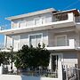 Regalo Apartments
