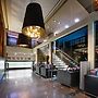 Pantages Hotel Downtown Toronto