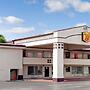 Super 8 by Wyndham Oklahoma/Frontier City