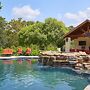 Fredericksburg Inn & Suites