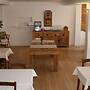 Adonis Hotel Le Chastellan