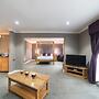 The Everglades Park Hotel