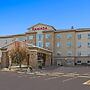 Ramada by Wyndham Drumheller Hotel & Suites