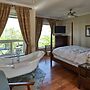 Above The Beach Guest Suites