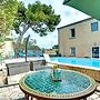 Logis Hôtel La Bastide d'Entraigues