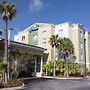 Days Inn & Suites by Wyndham Fort Pierce I-95
